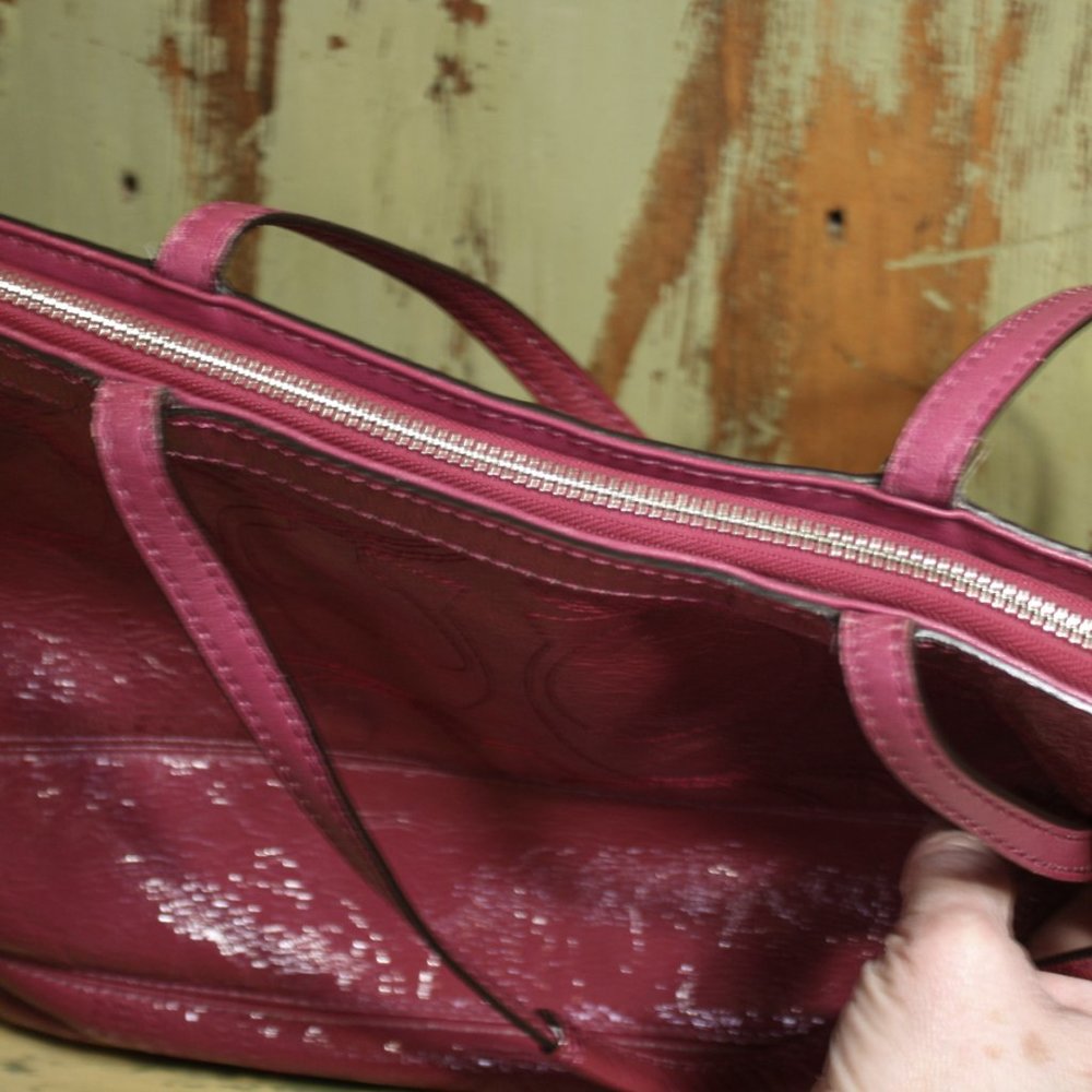 Coach patent leather fuchsia bag - Picture 6 of 6